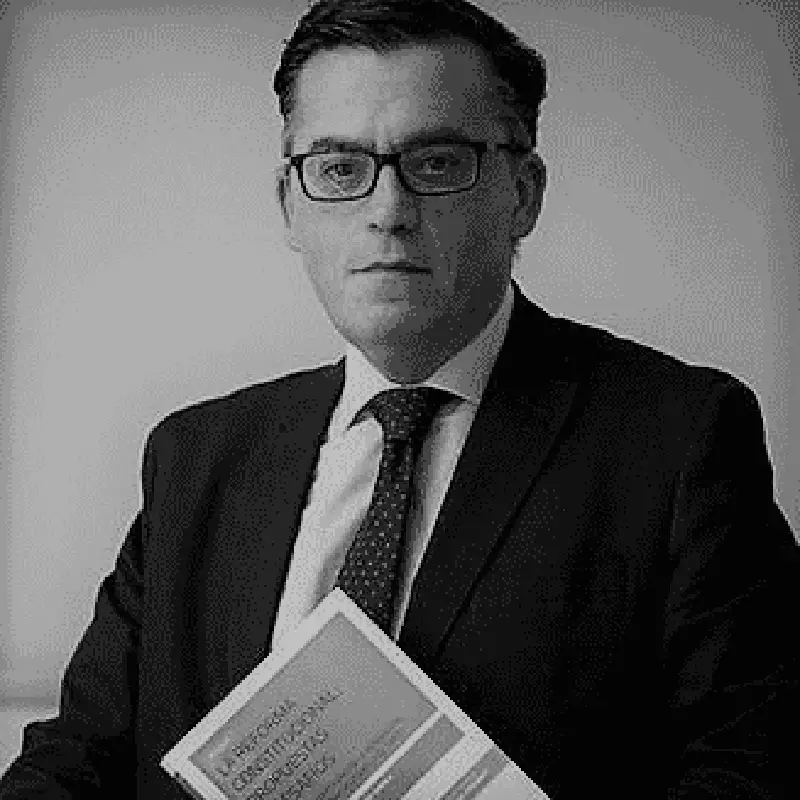 Javier López, preparador para formaciones en la academia de oposiciones SKR.