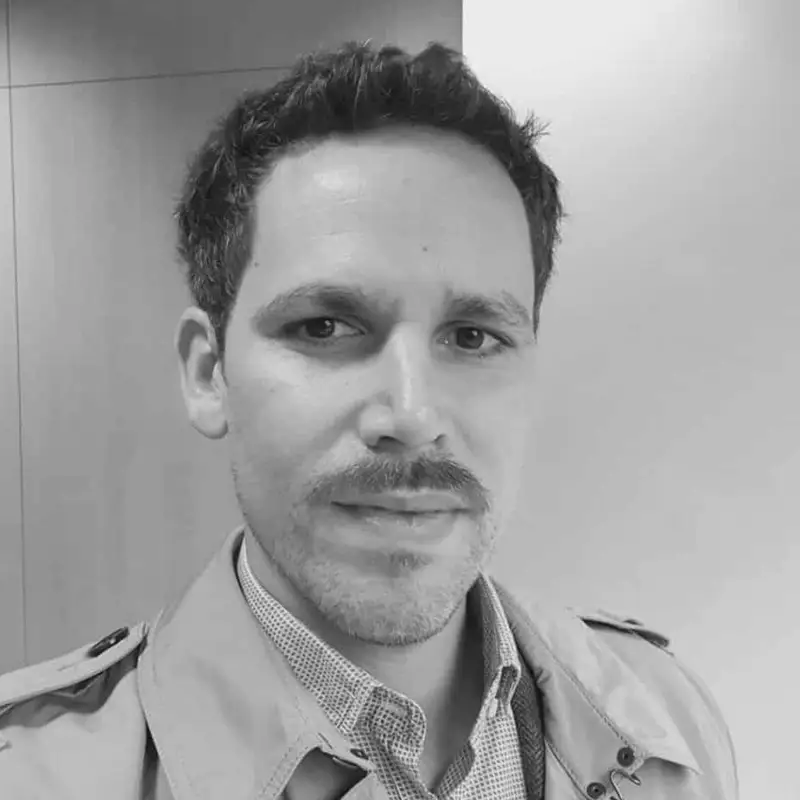 Miguel Ovejero, preparador de la academia de oposiciones SKR.