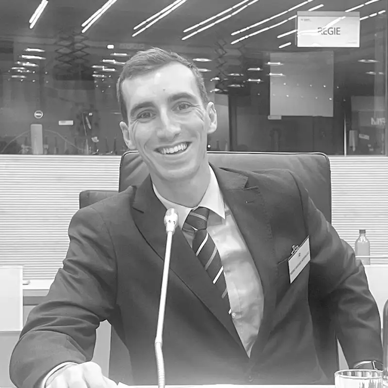 Pedro Vargas, tutor de la academia de oposiciones SKR.