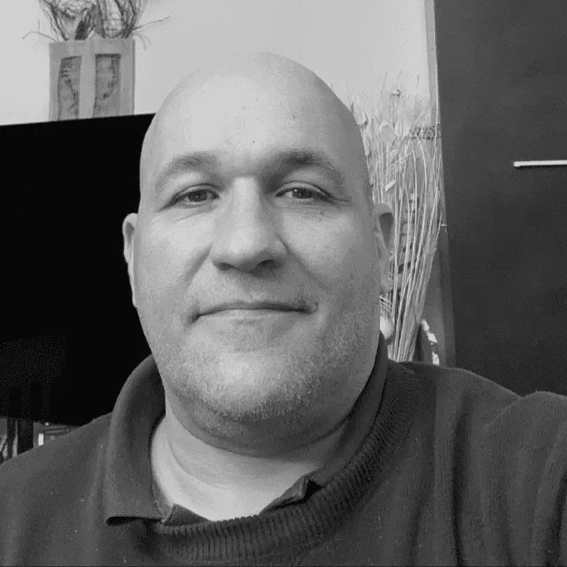 Ricardo Botet, preparador de la academia de oposiciones SKR.
