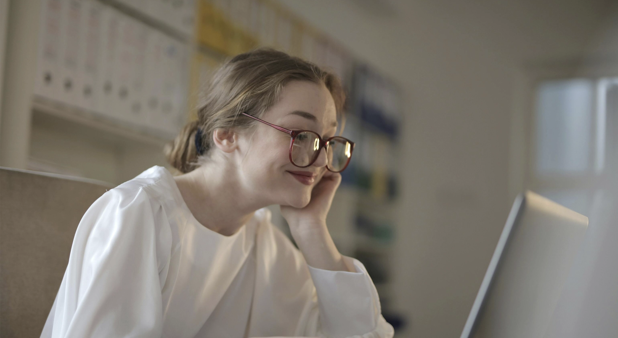 Banner horizontal del curso intensivo de casos prácticos para las oposiciones de Hacienda 2026 en SKR Preparadores.